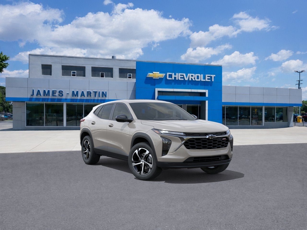 2026 Chevrolet Trax 1RS in White Sands — front three-quarter view